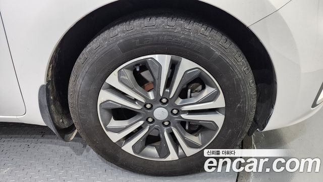 Kia Carnival 9-Seater Luxury — пробег 120 165 км — фото 5 из 5