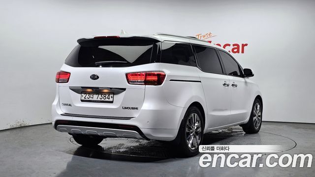 Kia Carnival 7-seater Limousine VIP — пробег 84 950 км — фото 2 из 5