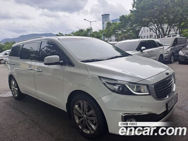Kia Carnival 9-seater Noblesse — пробег 61 279 км — фото 4 из 5