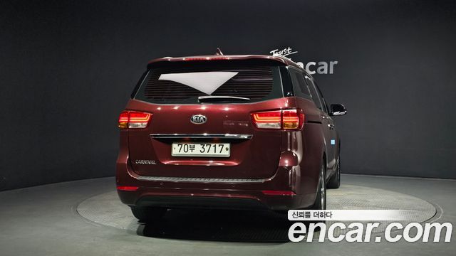 Kia Carnival из Кореи Encar