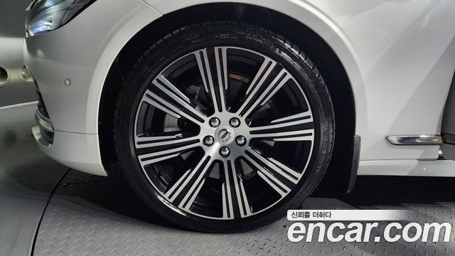 Volvo S90 из Кореи Encar