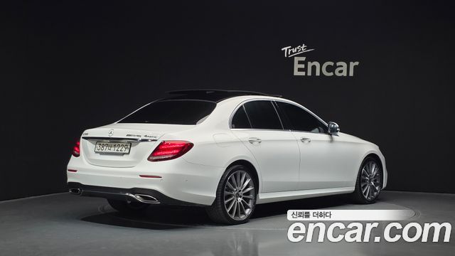 Mercedes-Benz E-Class E350 4MATIC AMG Line — пробег 66 063 км — фото 2 из 5