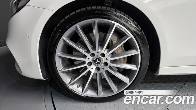 Mercedes-Benz E-Class E350 4MATIC AMG Line — пробег 66 063 км — фото 5 из 5