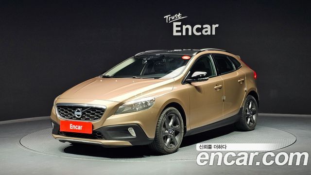 Volvo V40 T5 AWD — пробег 112 468 км — фото 1 из 5