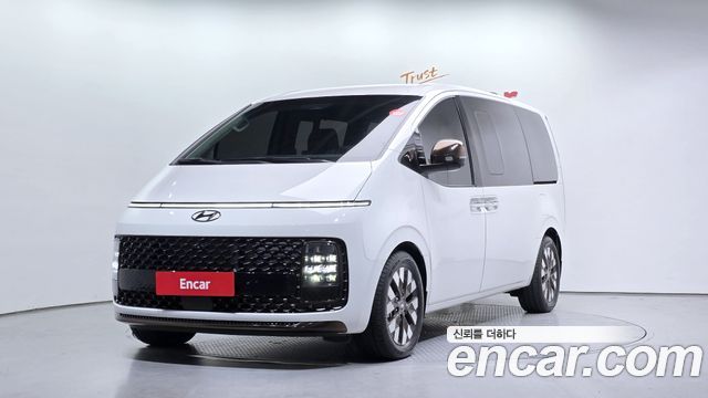 Hyundai Staria 4WD Lounge 7-Seater Inspiration — пробег 4 629 км — фото 1 из 5