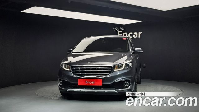 Kia Carnival 9-seater Luxury — пробег 240 161 км — фото 3 из 5