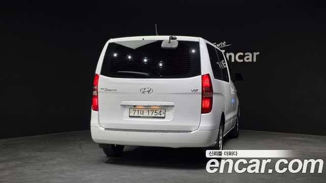 Hyundai Starex 11-Seater Wagon Smart — пробег 118 781 км — фото 4 из 5