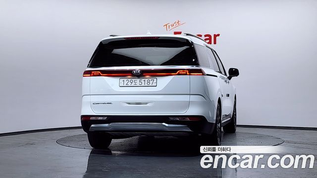 Kia Carnival из Кореи Encar