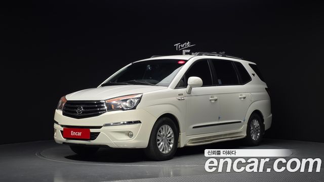 Ssangyong KORANDO 4WD LT 11-seater — пробег 156 331 км — фото 1 из 5