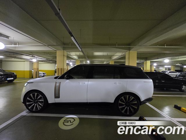 Land Rover Range Rover P615 SV LWB — пробег 9 000 км — фото 4 из 5