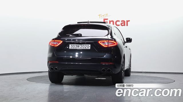 Maserati Levante из Кореи Encar