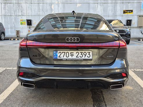 Audi A5 40 TFSI Quattro S Line — пробег 720 км — фото 4 из 5