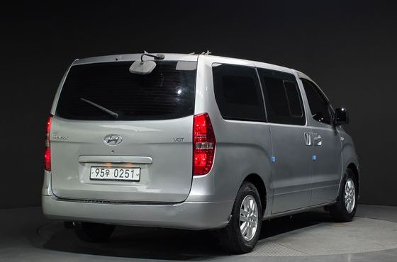 Hyundai Starex Van 5-Seater Modern — пробег 217 849 км — фото 2 из 5