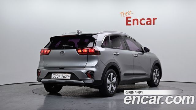 Kia Niro 1.6 HEV Luxury — пробег 55 930 км — фото 2 из 5
