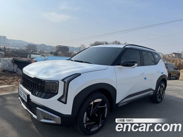 Kia Seltos HEV 1.6 2WD Signature — пробег 7 800 км — фото 1 из 5