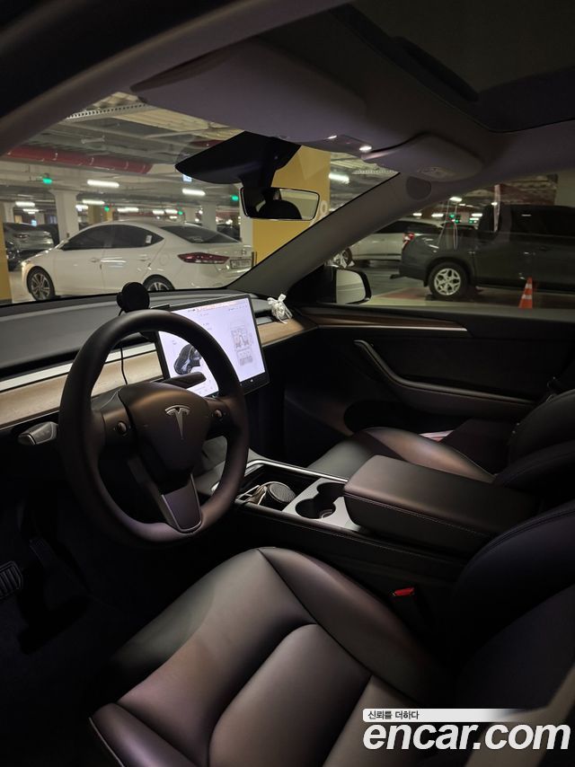 Tesla Model Y RWD — пробег 33 000 км — фото 5 из 5