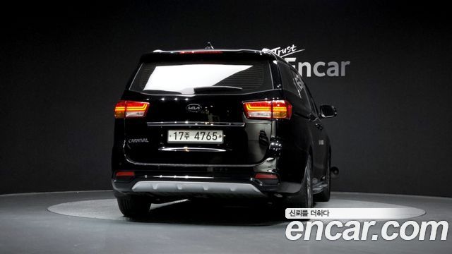 Kia Carnival из Кореи Encar