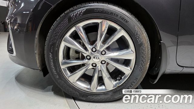 Kia Carnival 9-Seater Prstige — пробег 55 230 км — фото 5 из 5