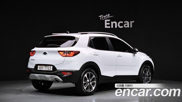 Kia Stonic из Кореи Encar