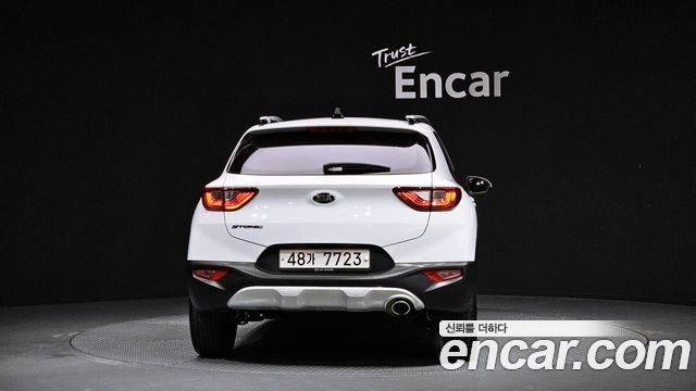 Kia Stonic из Кореи Encar