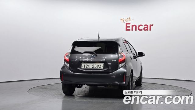 Toyota Prius 1.5 — пробег 98 965 км — фото 4 из 5