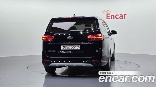 Kia Carnival из Кореи Encar