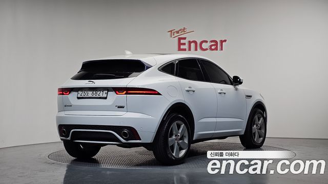 Jaguar E-PACE R250 R-Dynamic SE — пробег 79 223 км — фото 2 из 5