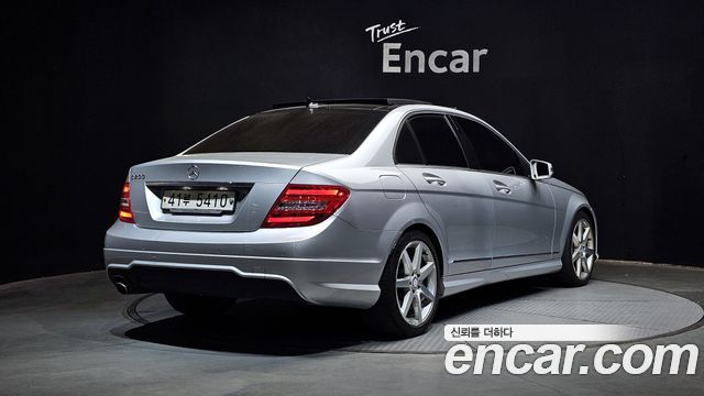 Mercedes-Benz C-Class C200 CGI Avantgarde Style Package — пробег 145 603 км — фото 2 из 5