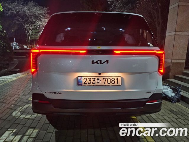 Kia Carnival Hev 9 Seater X Line — пробег 1 500 км — фото 4 из 5
