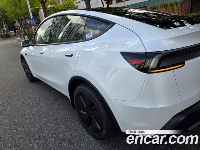 Tesla Model Y RWD — пробег 6 500 км — фото 2 из 5