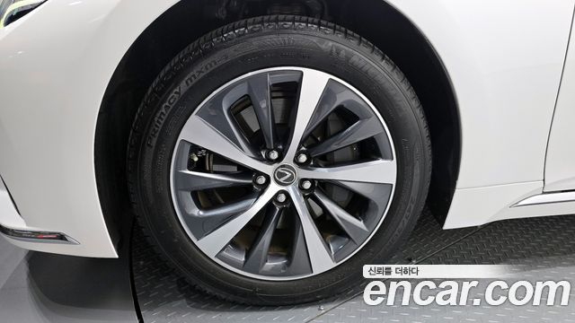 Lexus LS из Кореи Encar