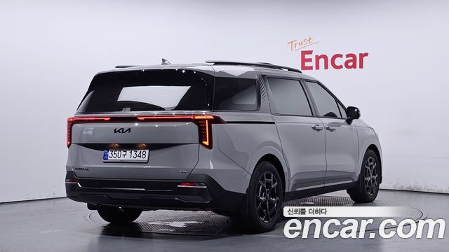 Kia Carnival 7-Seater Gravity — пробег 5 079 км — фото 2 из 5