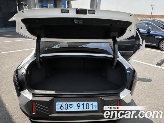 Kia EV4 Long Range 2WD Air — пробег 1 205 км — фото 4 из 5