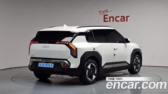 Kia EV3 из Кореи Encar