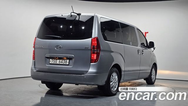 Hyundai Starex 11-Seater Wagon Smart — пробег 140 692 км — фото 2 из 5