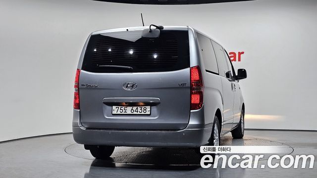 Hyundai Starex 11-Seater Wagon Smart — пробег 140 692 км — фото 4 из 5