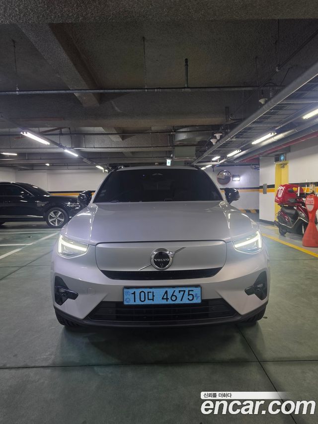Volvo XC40 Twin Ultimate — пробег 12 700 км — фото 3 из 5