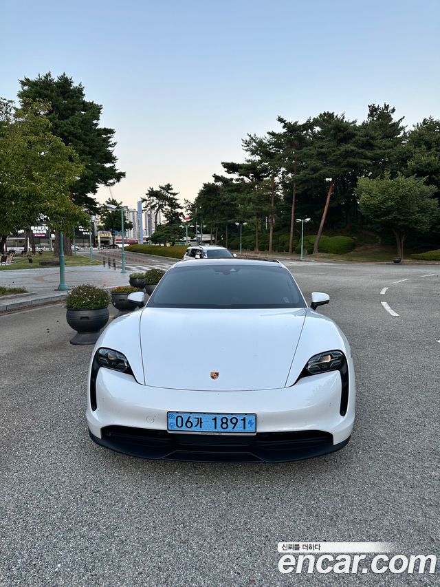 Porsche Taycan из Кореи Encar