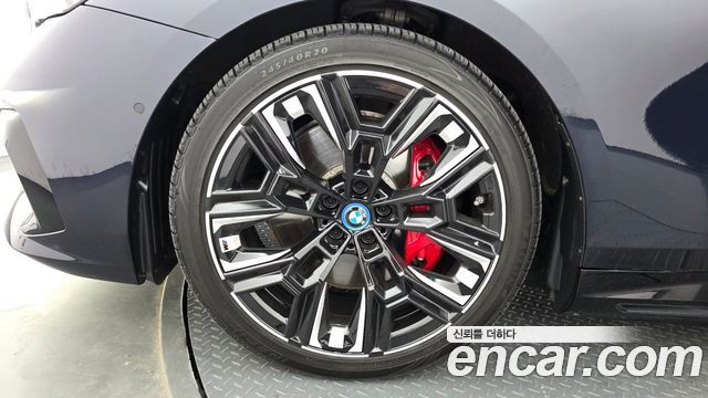 BMW i5 M60 xDrive — пробег 71 399 км — фото 5 из 5