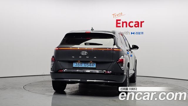 Hyundai Kona Standard E-Value+ — пробег 2 248 км — фото 4 из 5