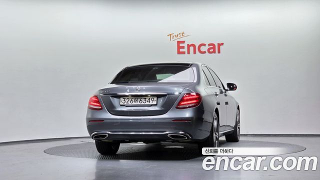 Mercedes-Benz E-Class из Кореи Encar