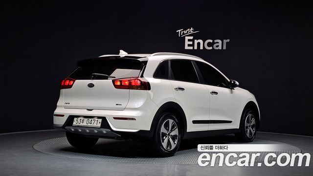 Kia Niro Luxury — пробег 131 544 км — фото 2 из 5