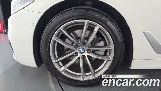 BMW 5-Series 520d xDrive M Sport Package — пробег 94 974 км — фото 5 из 5