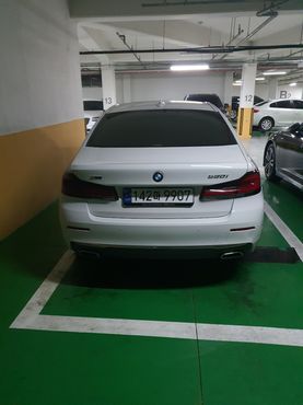 BMW 5-Series 530i xDrive Luxury — пробег 21 900 км — фото 4 из 5
