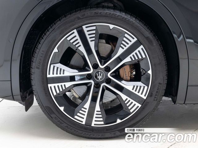 Maserati Grecale из Кореи Encar