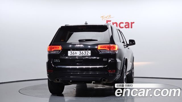 Jeep Cherokee 3.0 Diesel Overland WK2 — пробег 160 883 км — фото 4 из 5