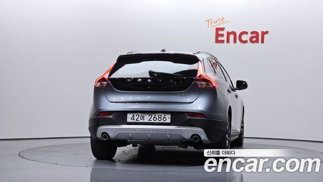 Volvo V40 из Кореи Encar