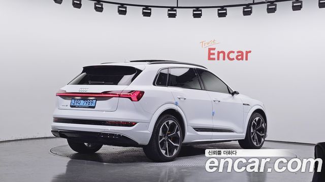 Audi e-tron из Кореи Encar