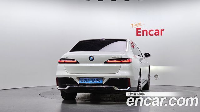 BMW i7 из Кореи Encar