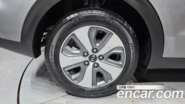 Kia Niro 1.6 HEV Luxury — пробег 38 791 км — фото 5 из 5